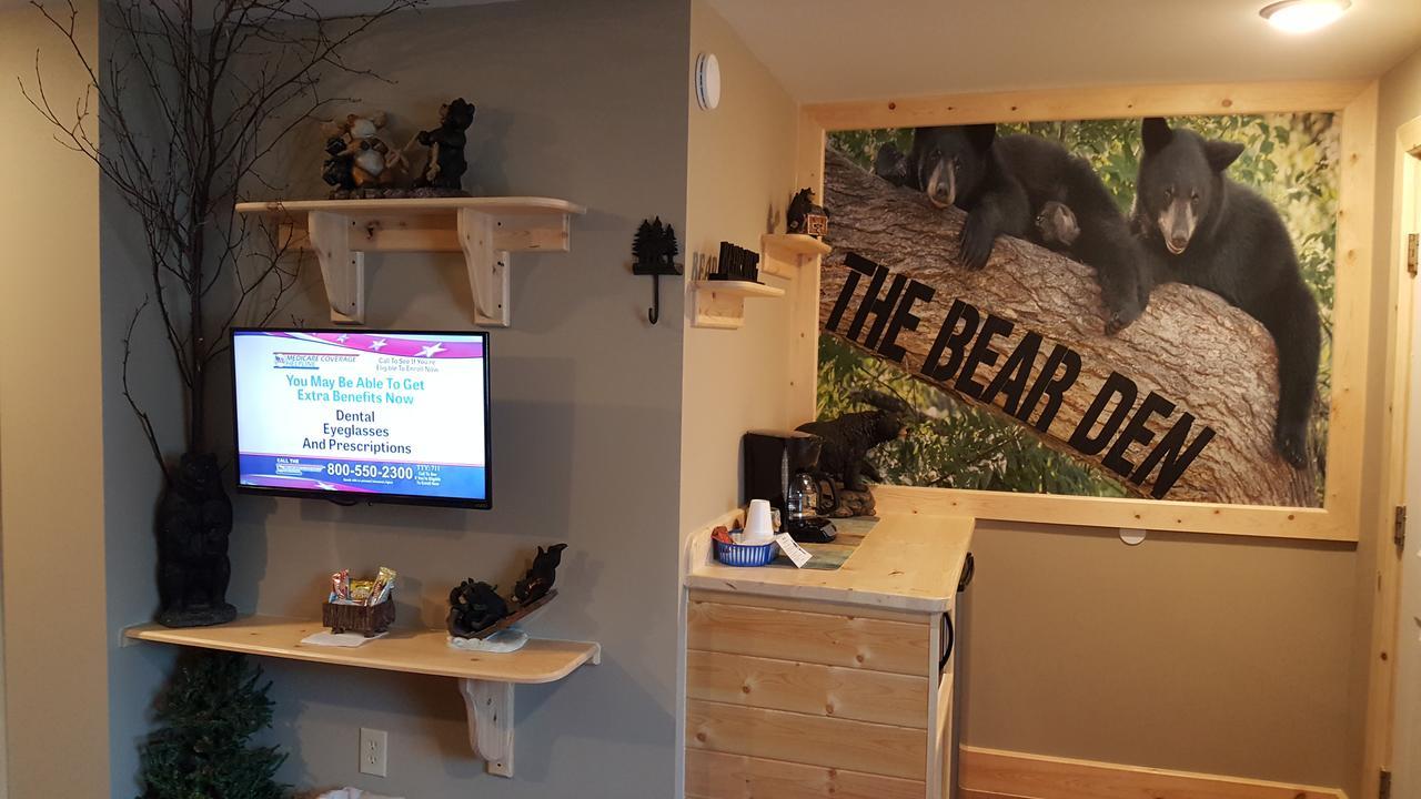 Bear Cove Inn St. Ignace Exterior foto